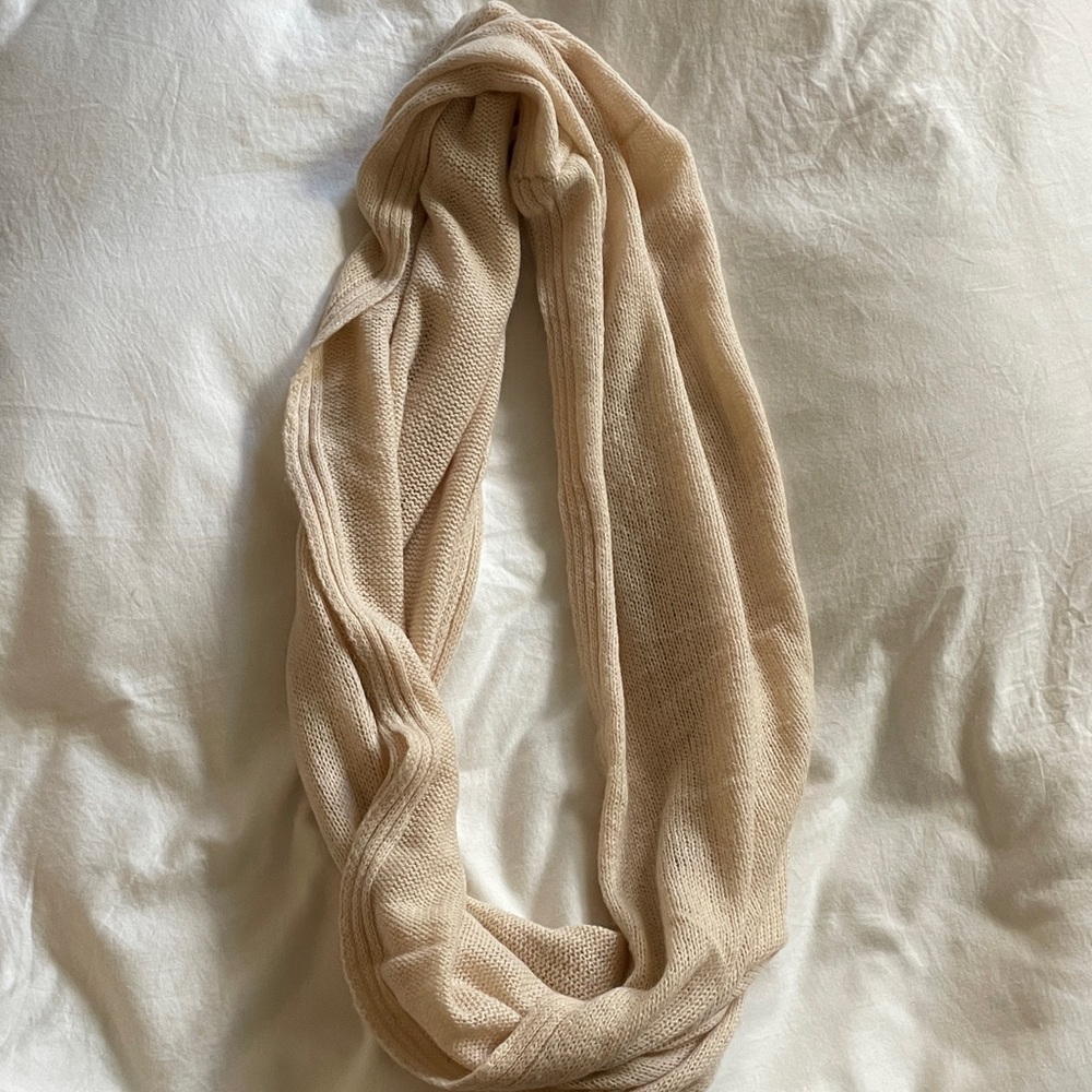 FREE w $10 min! H&M Cream Infinity Loop Scarf